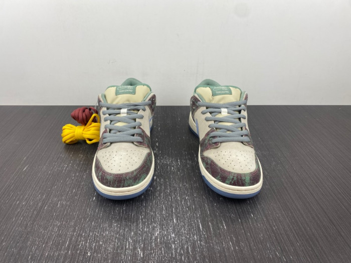 crenshaw skate club x nike sb dunk low fn4193-100